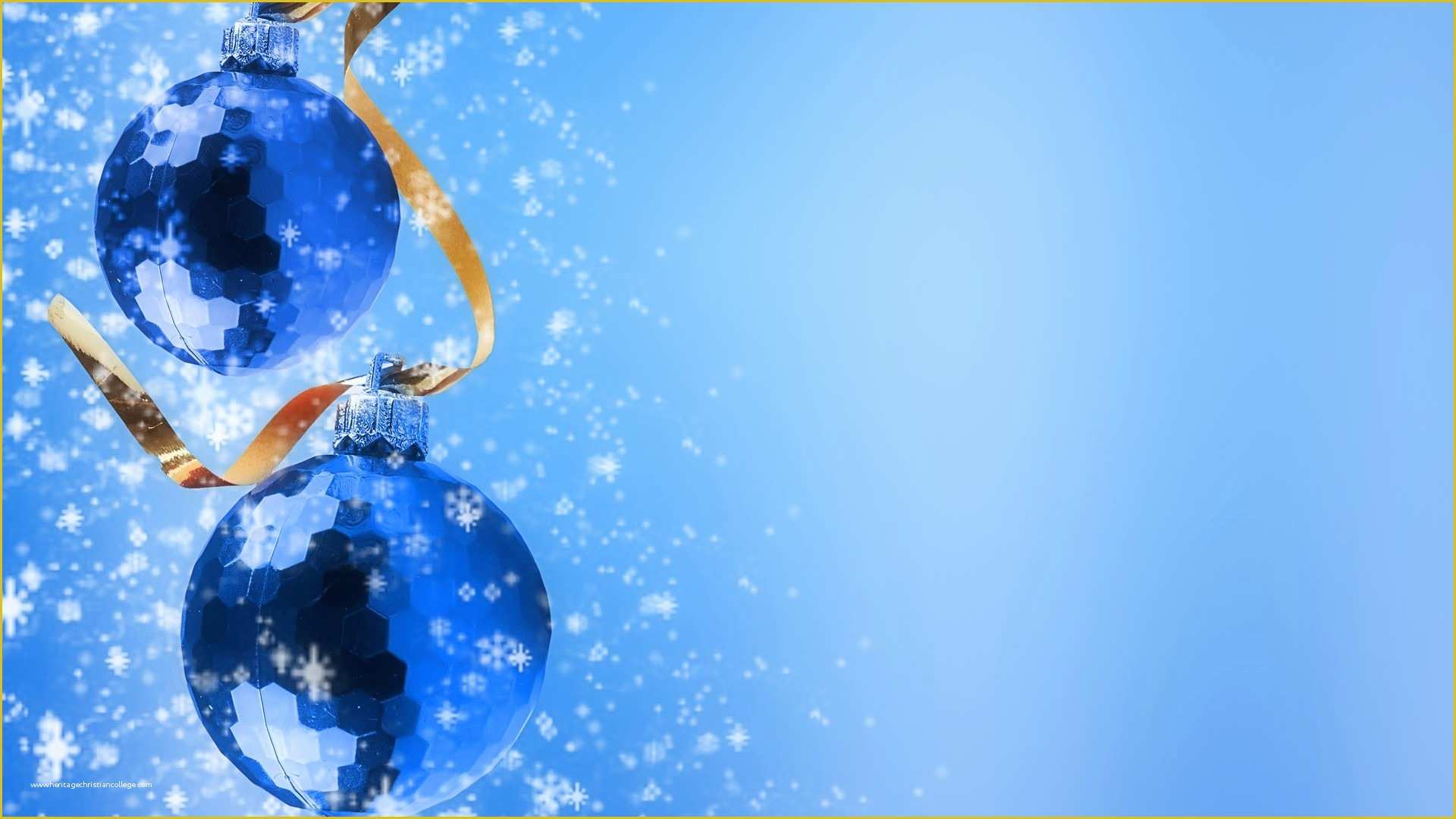 Free Christmas Powerpoint Templates Of 25 Christmas Powerpoint Backgrounds ·① Download Free
